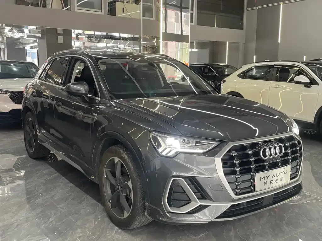 Audi Q3 — фото 10
