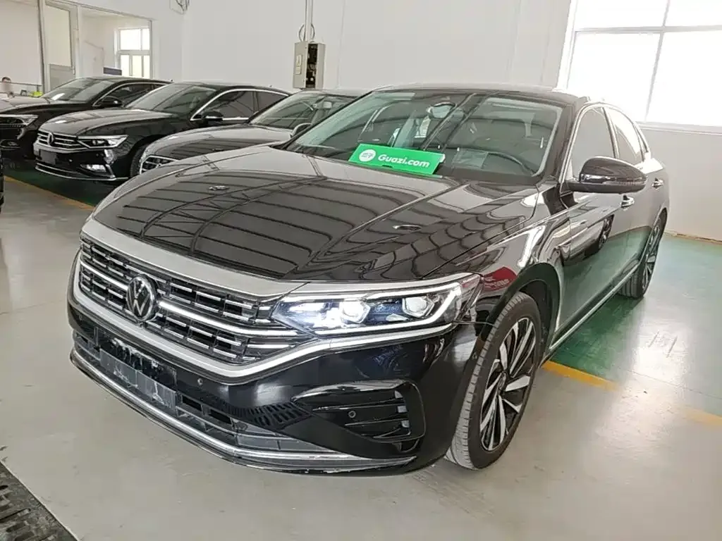 Volkswagen Passat — фото 1