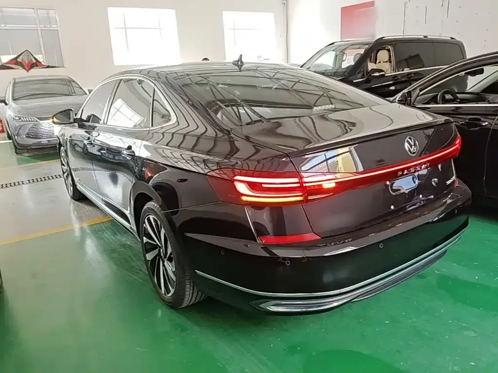 Volkswagen Passat — фото 7
