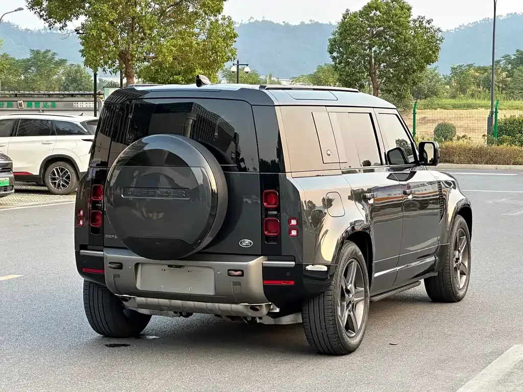 Land Rover Defender — фото 7