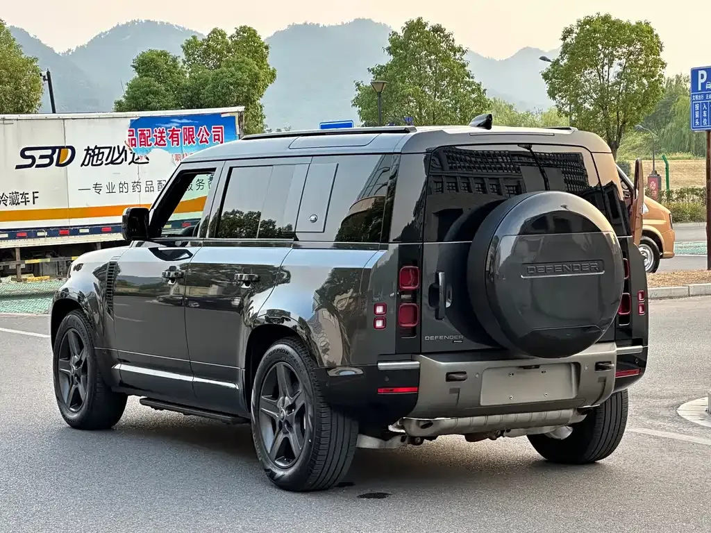 Land Rover Defender — фото 8