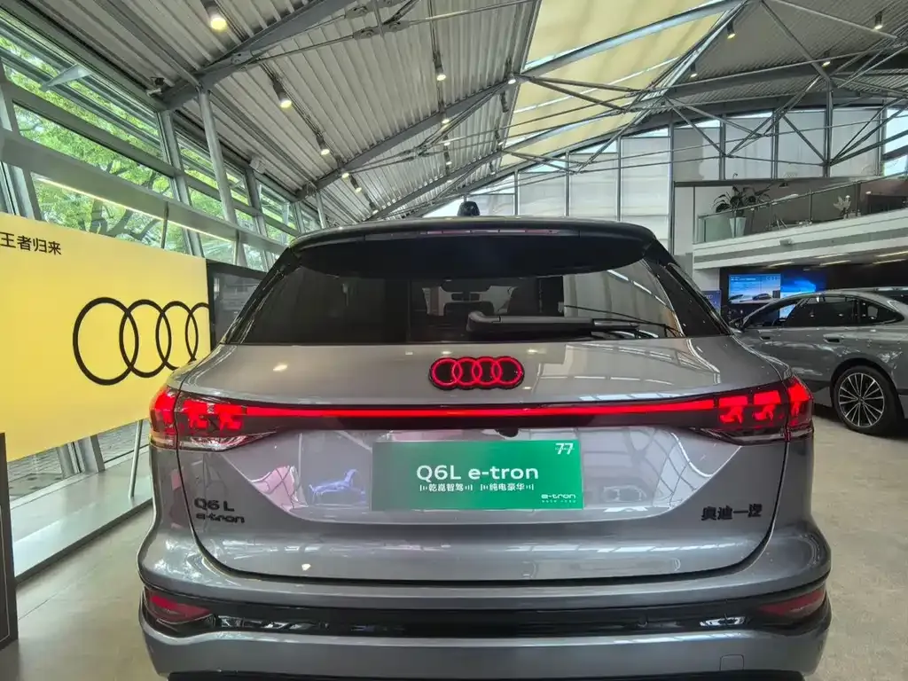 Audi Q6L e-tron — фото 2