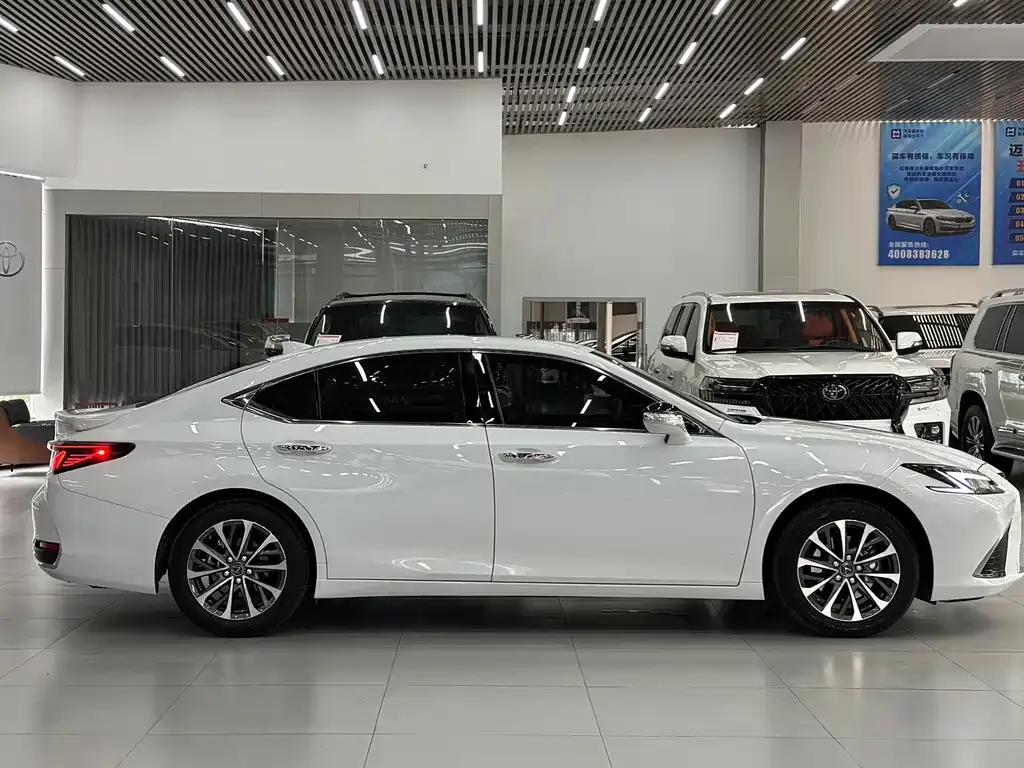 Lexus ES — фото 3