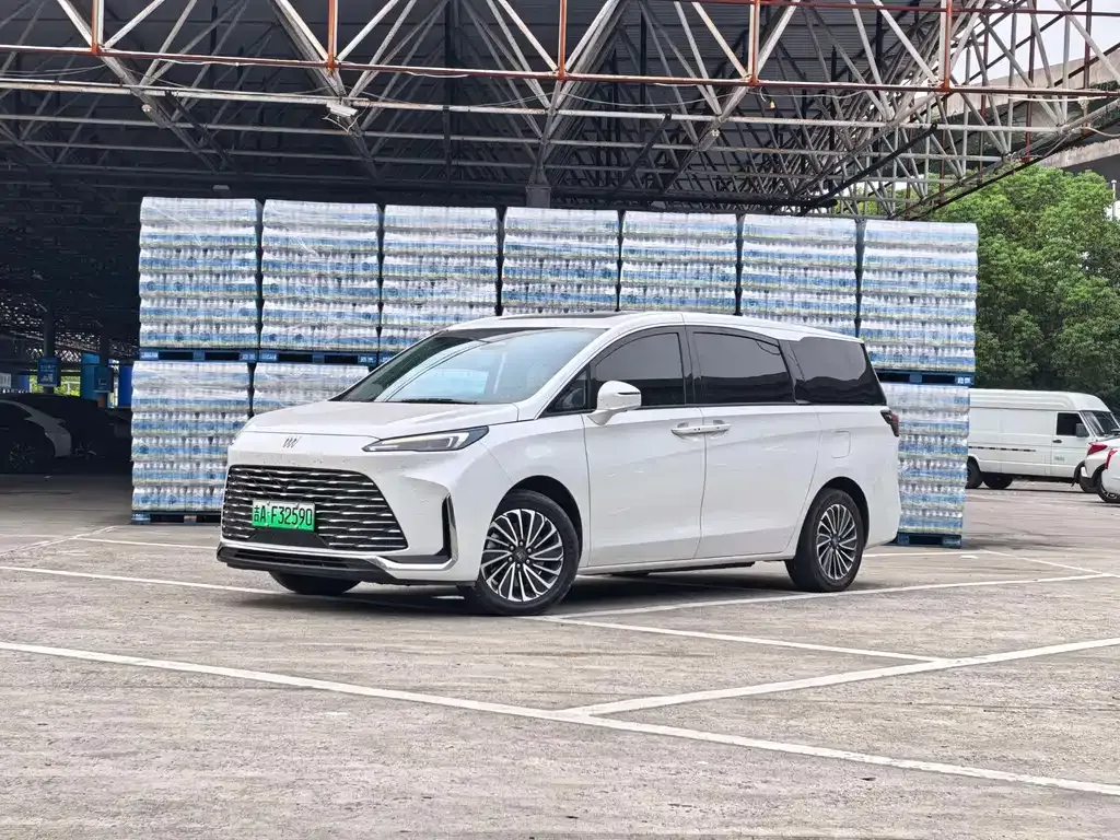 Buick GL8 Hybrid — фото 1