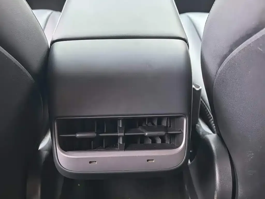 Tesla Model 3 — фото 3