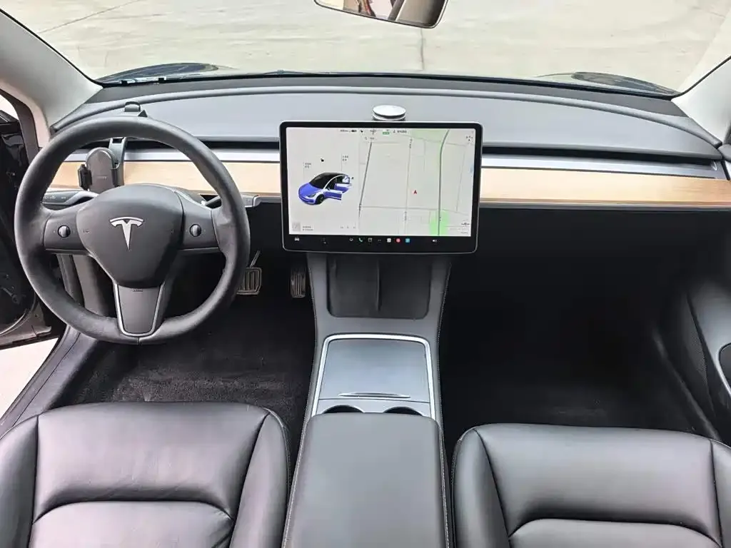 Tesla Model 3 — фото 10