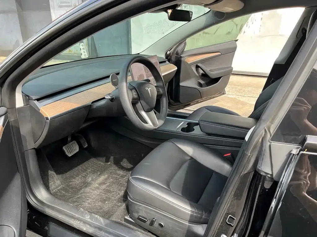 Tesla Model 3 — фото 6