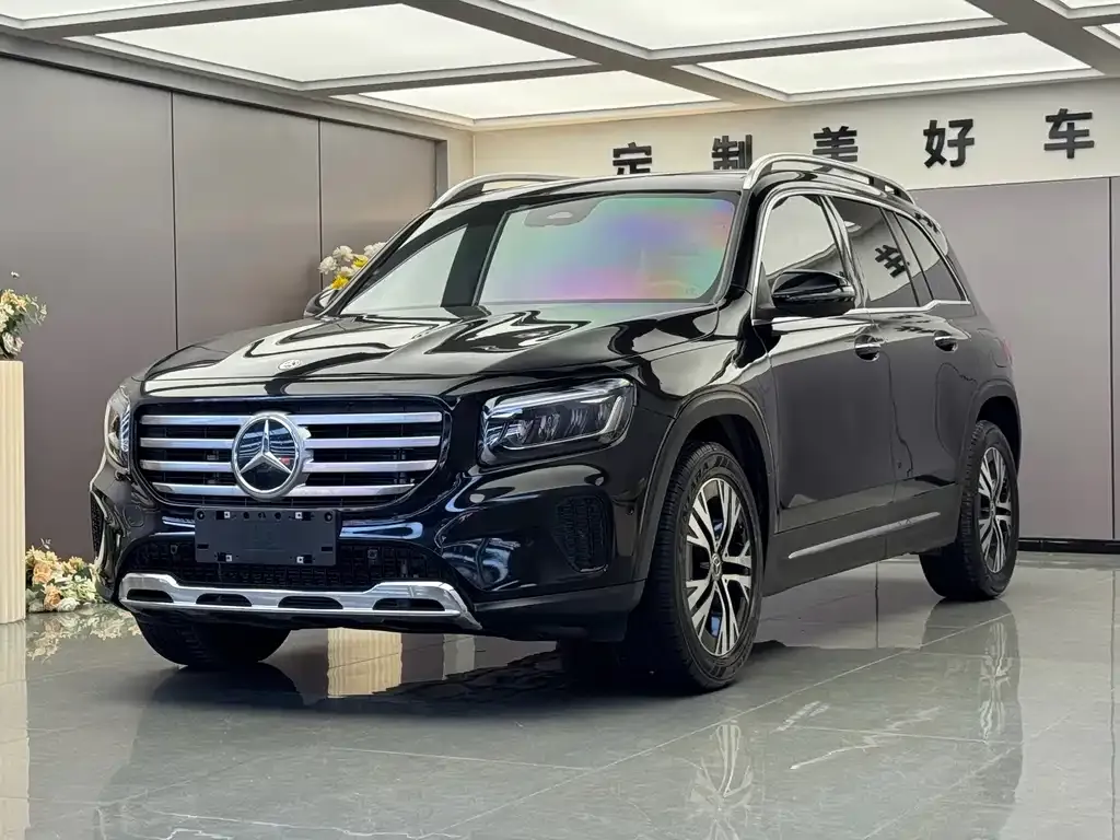 Mercedes-Benz GLB — фото 1