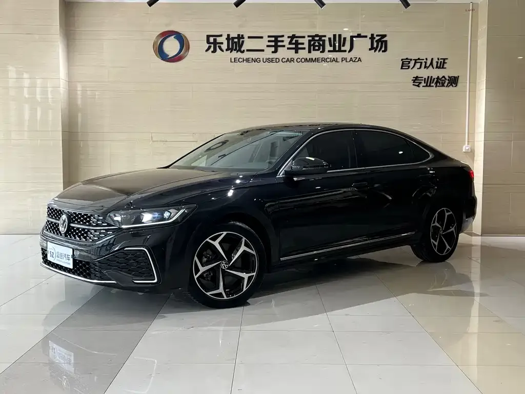 Volkswagen Passat — фото 1