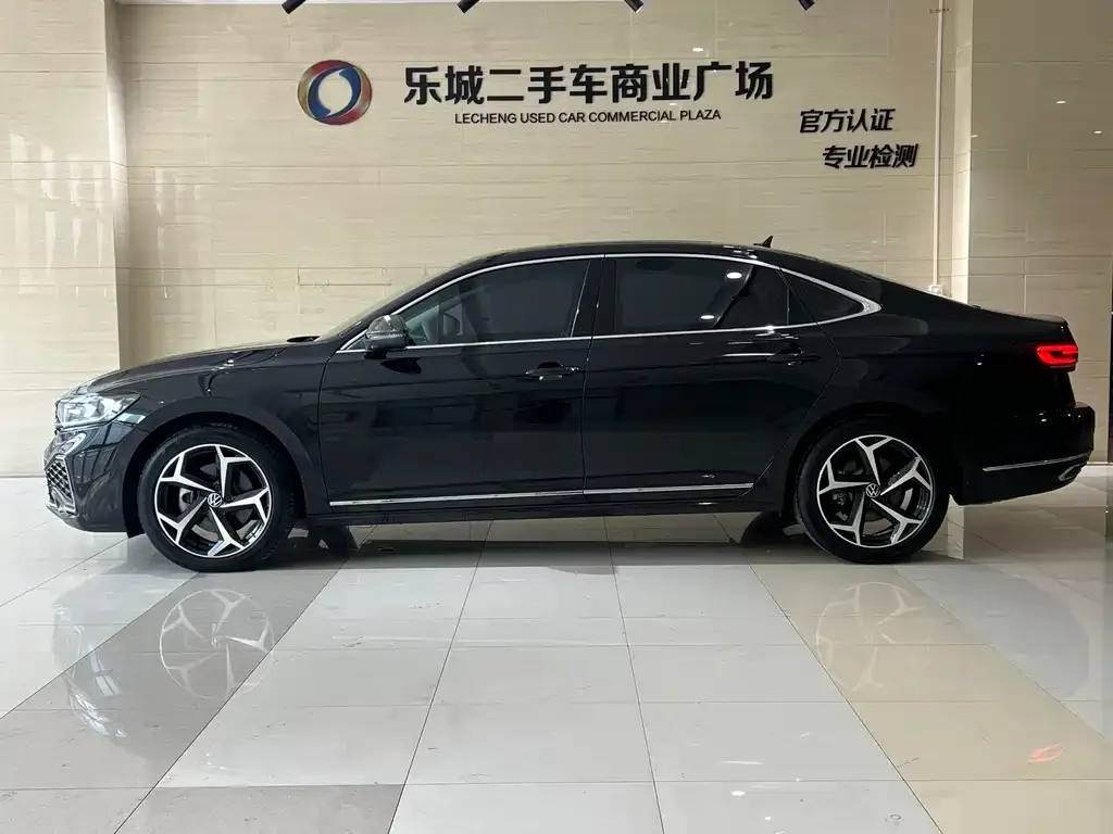 Volkswagen Passat — фото 7