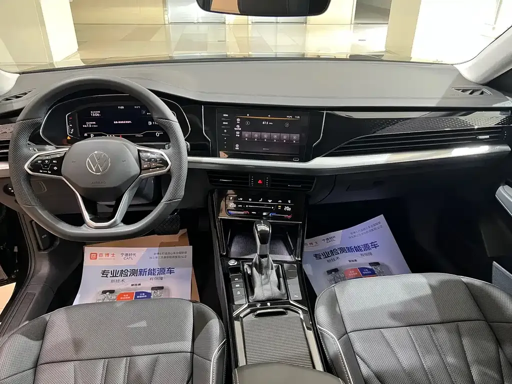 Volkswagen Passat — фото 6