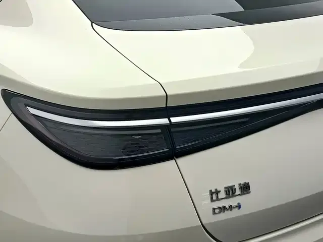 BYD Seal 07 DM-i — фото 2