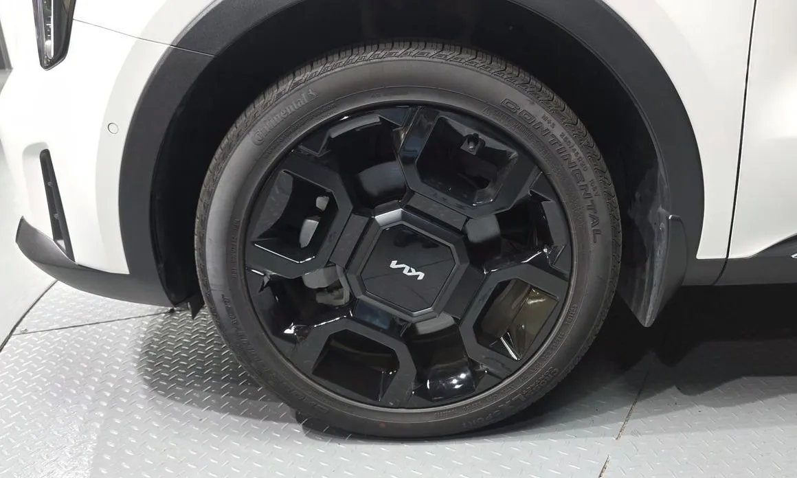 Kia Sorento — фото 10