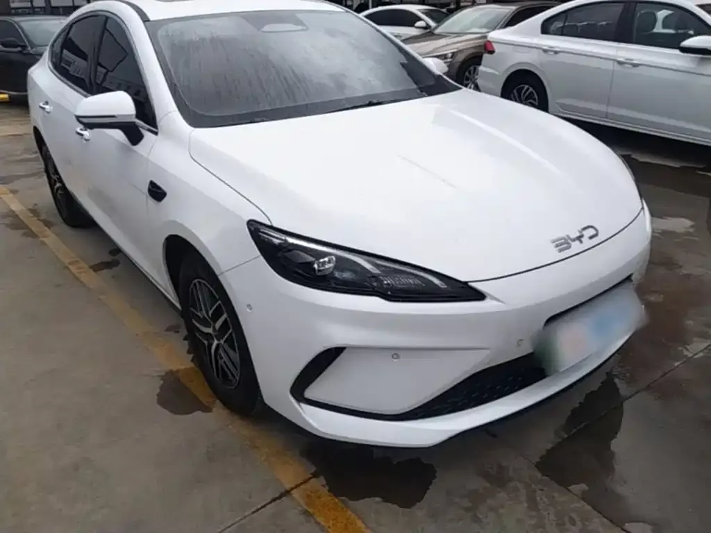 BYD Seal 05 DM-i — фото 8
