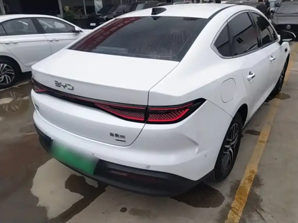 BYD Seal 05 DM-i — фото 9