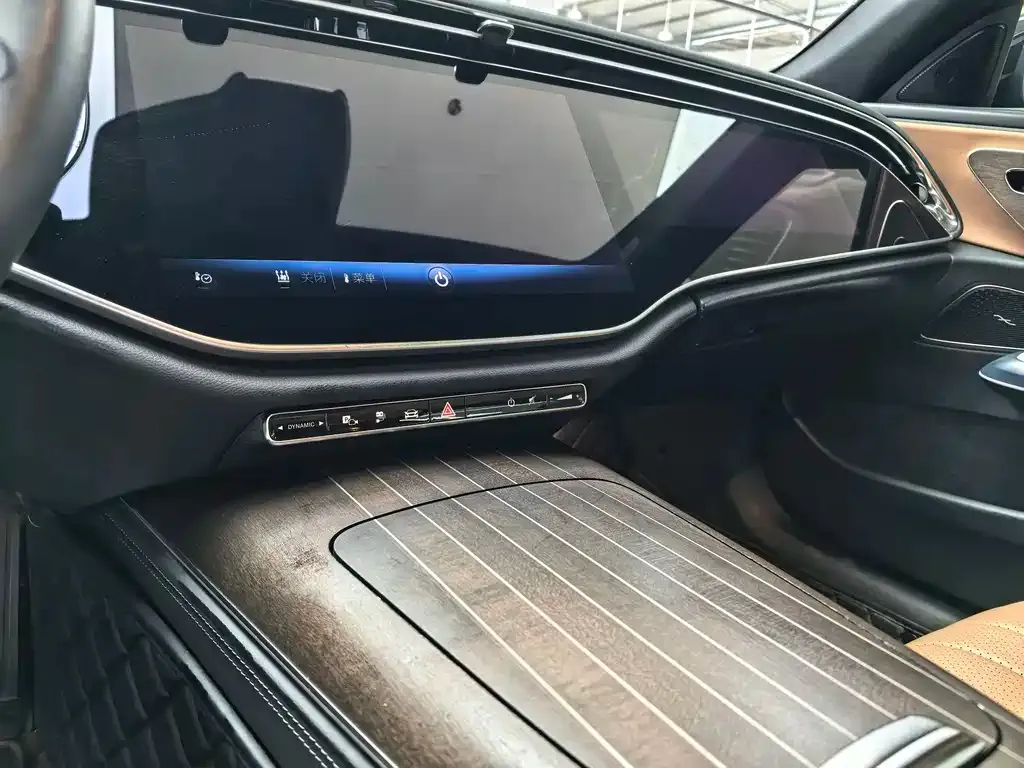 Mercedes-Benz E-Class New Energy — фото 4
