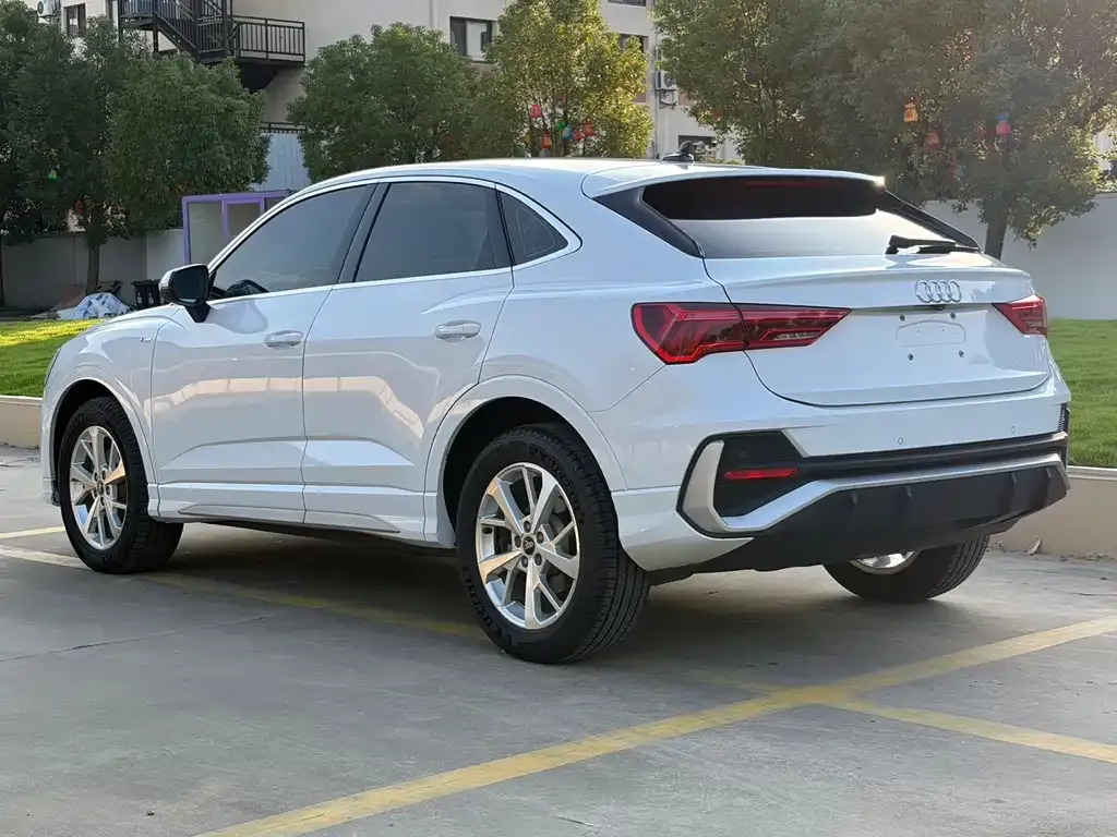 Audi Q3 Sportback — фото 10