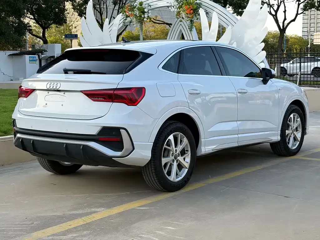 Audi Q3 Sportback — фото 7