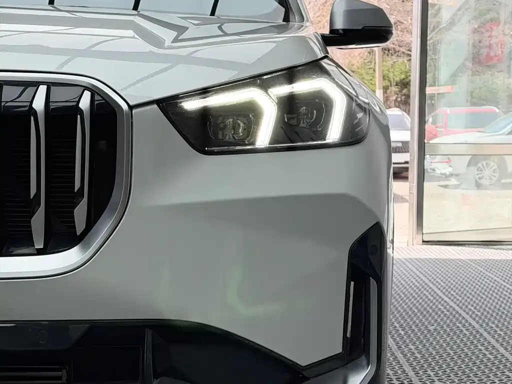 BMW X1 — фото 2