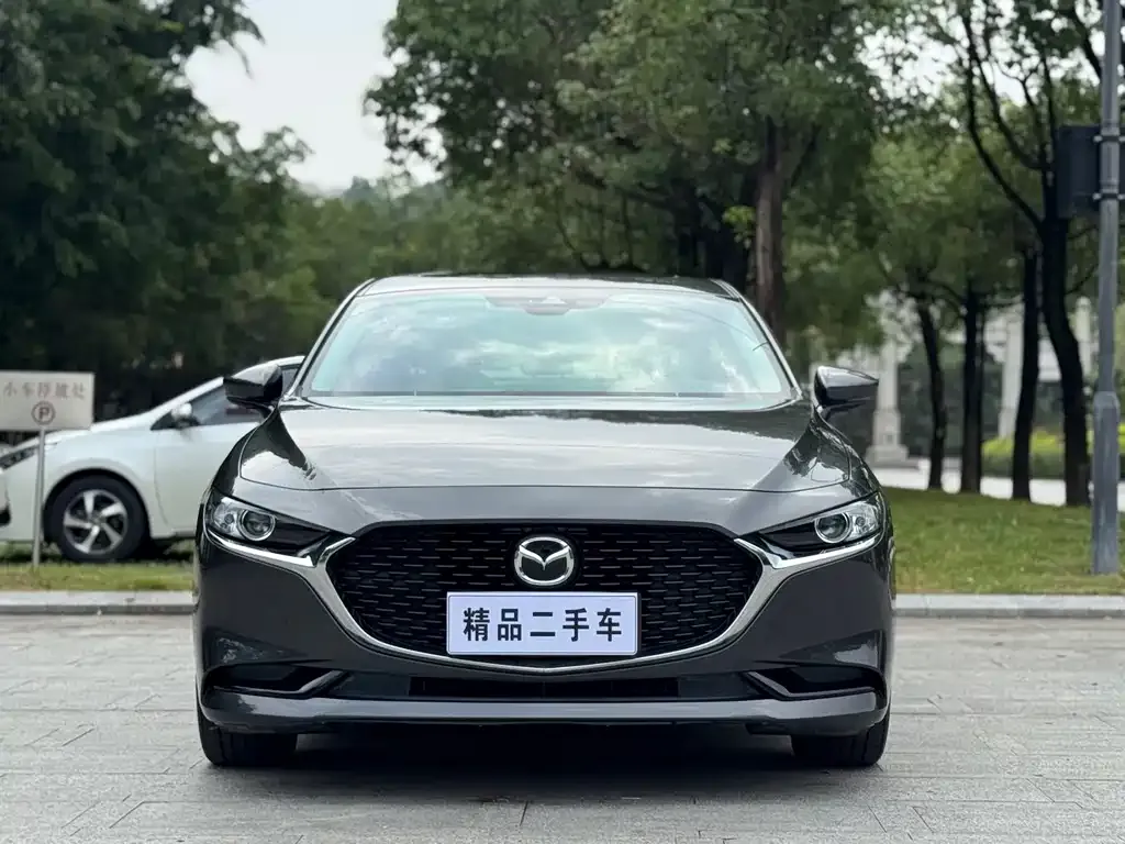 Mazda 3 Axela — фото 10