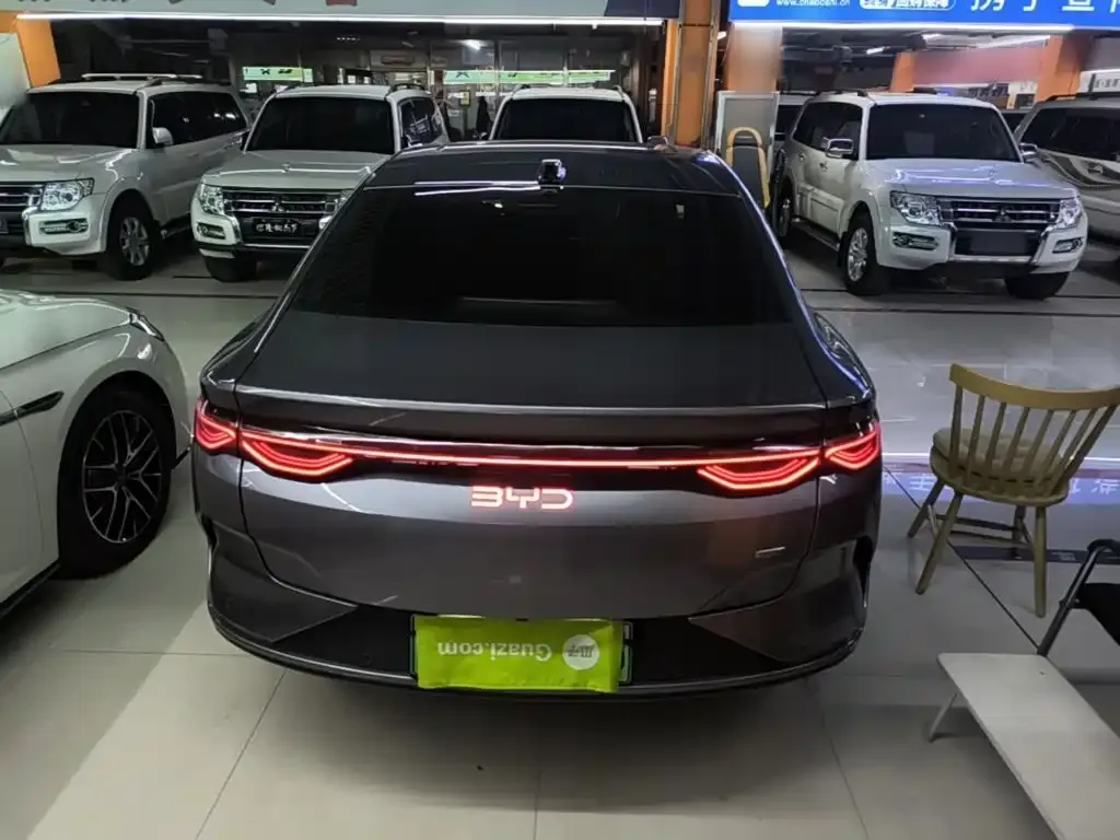 BYD Qin L — фото 4