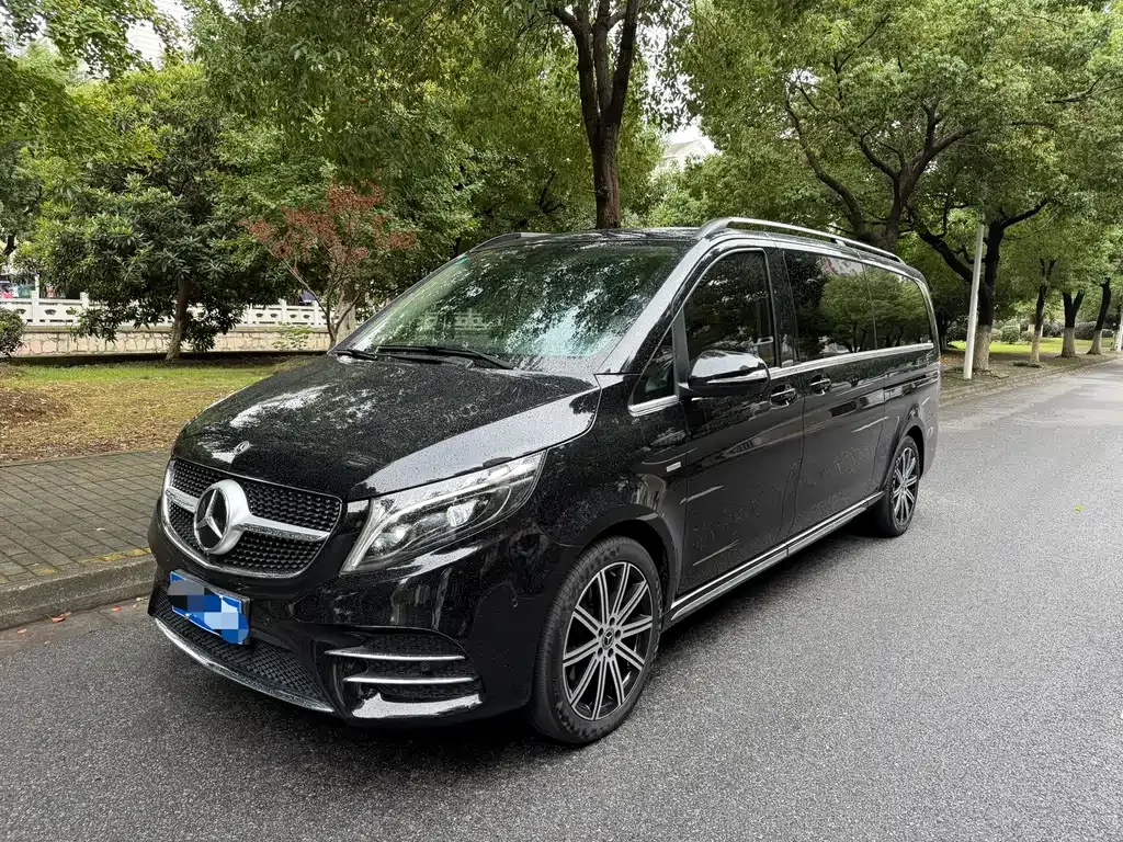 Mercedes-Benz V-Class — фото 1