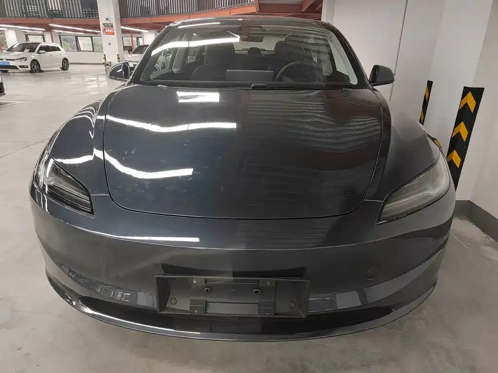 Tesla Model 3 — фото 10