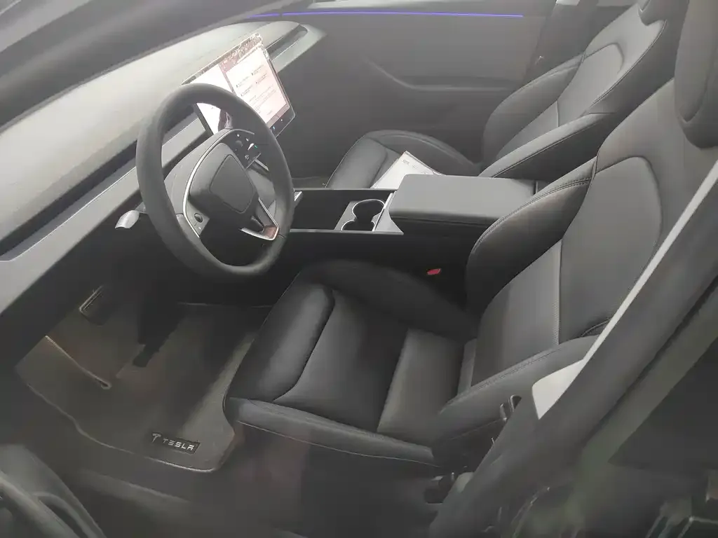 Tesla Model 3 — фото 9