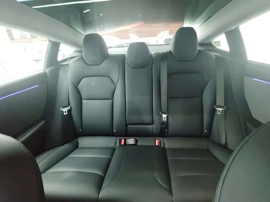 Tesla Model 3 — фото 6