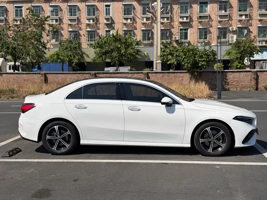 Mercedes-Benz A-Class — фото 10