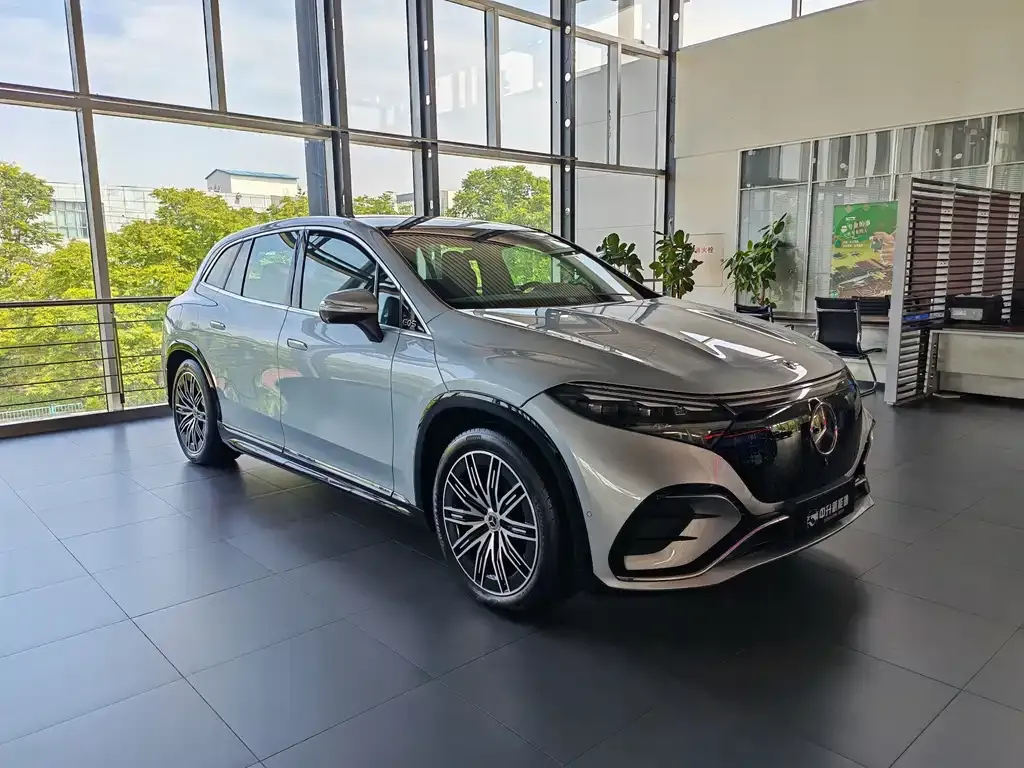 Mercedes-Benz EQS SUV — фото 7