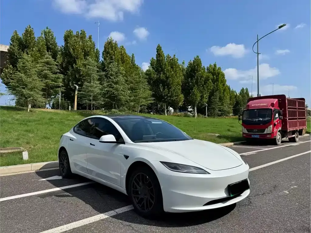 Tesla Model 3 — фото 2