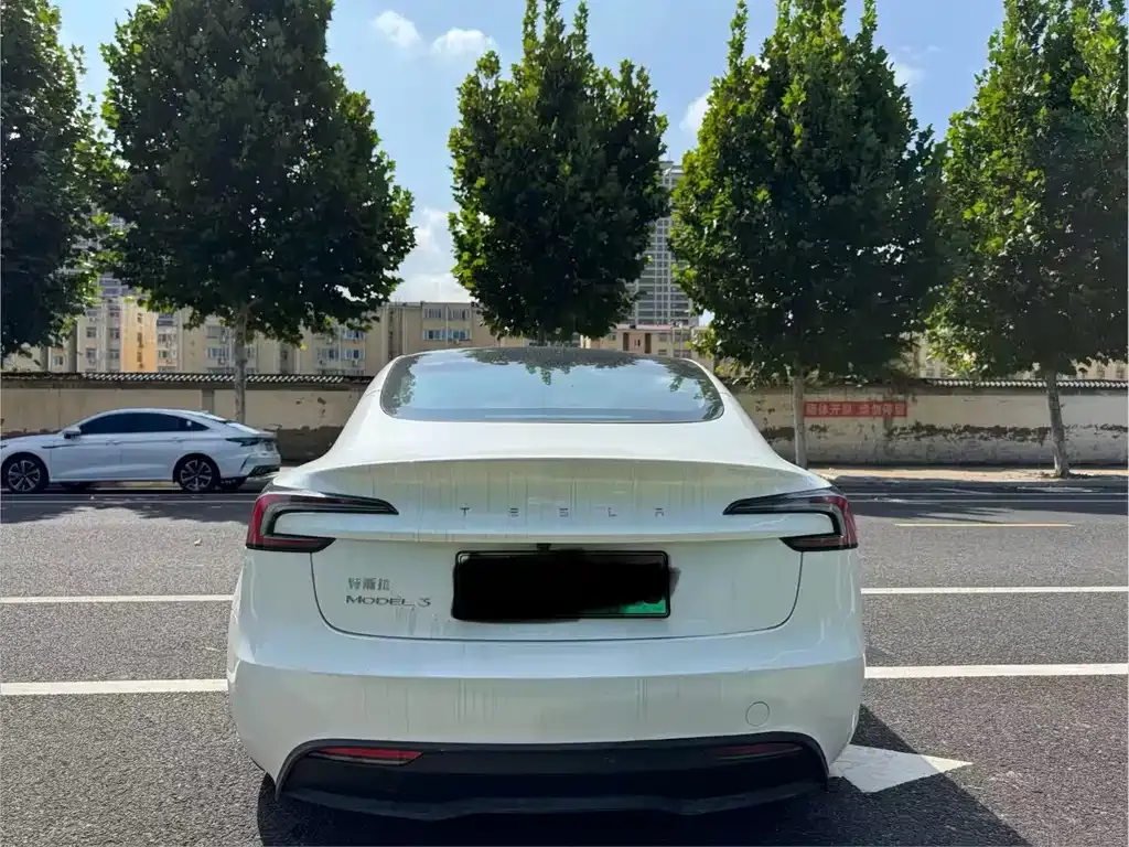 Tesla Model 3 — фото 3