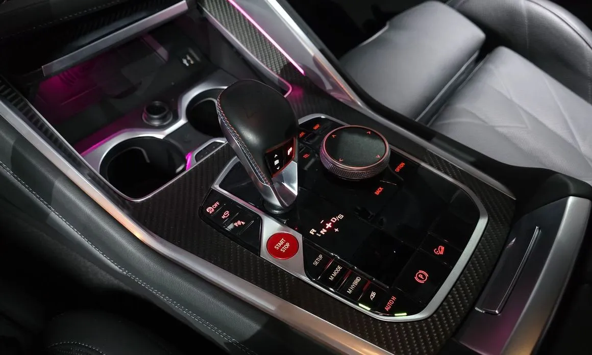 BMW XM — фото 8