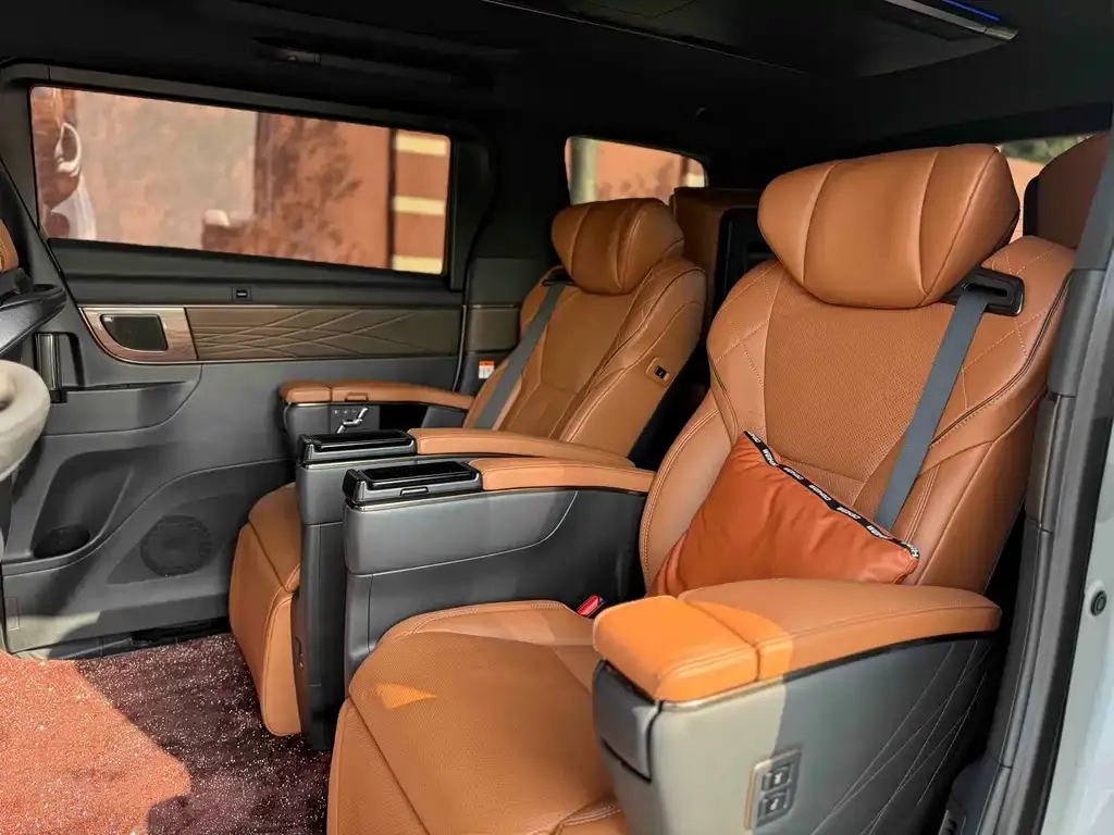 Toyota Vellfire — фото 5