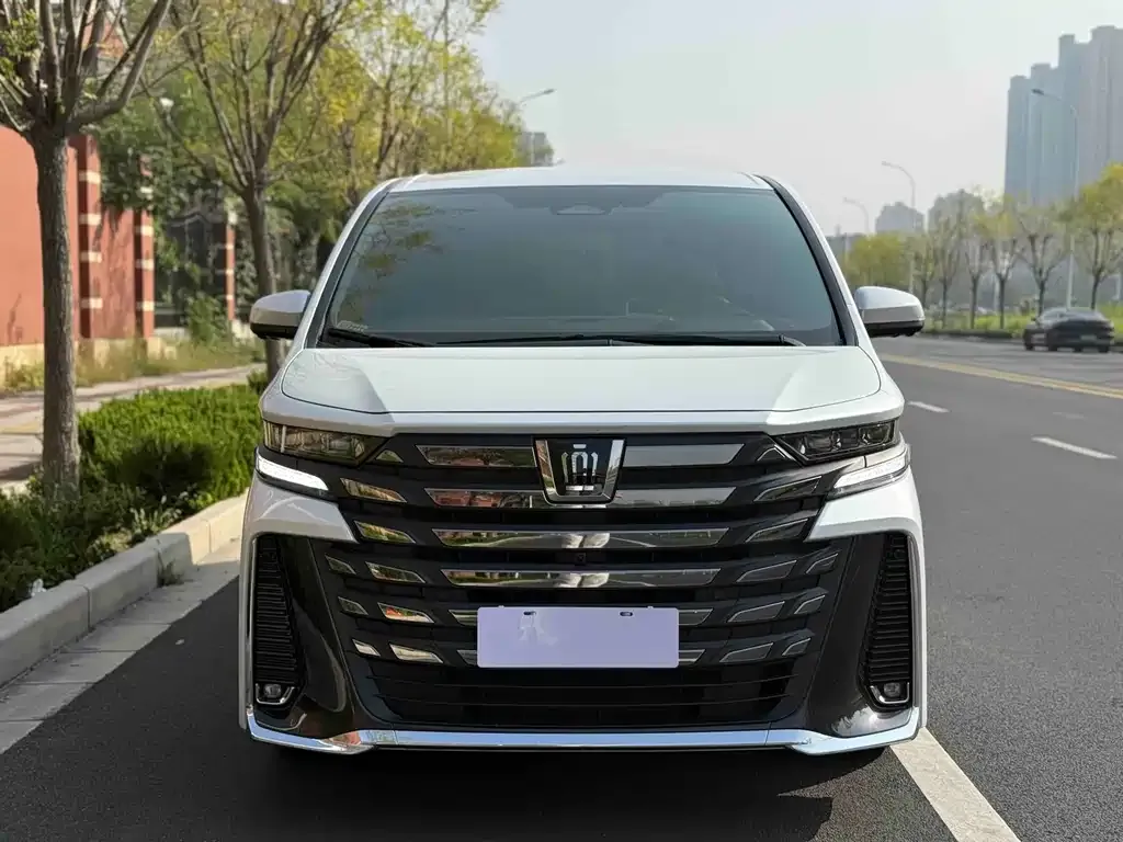 Toyota Vellfire — фото 7