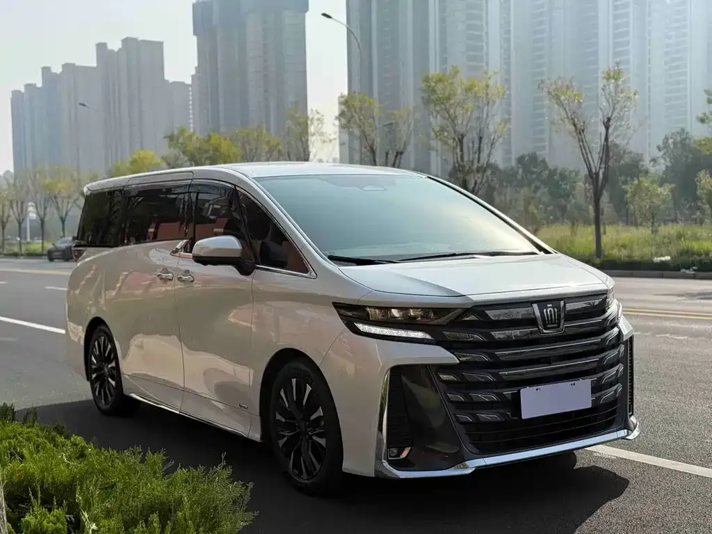 Toyota Vellfire — фото 8