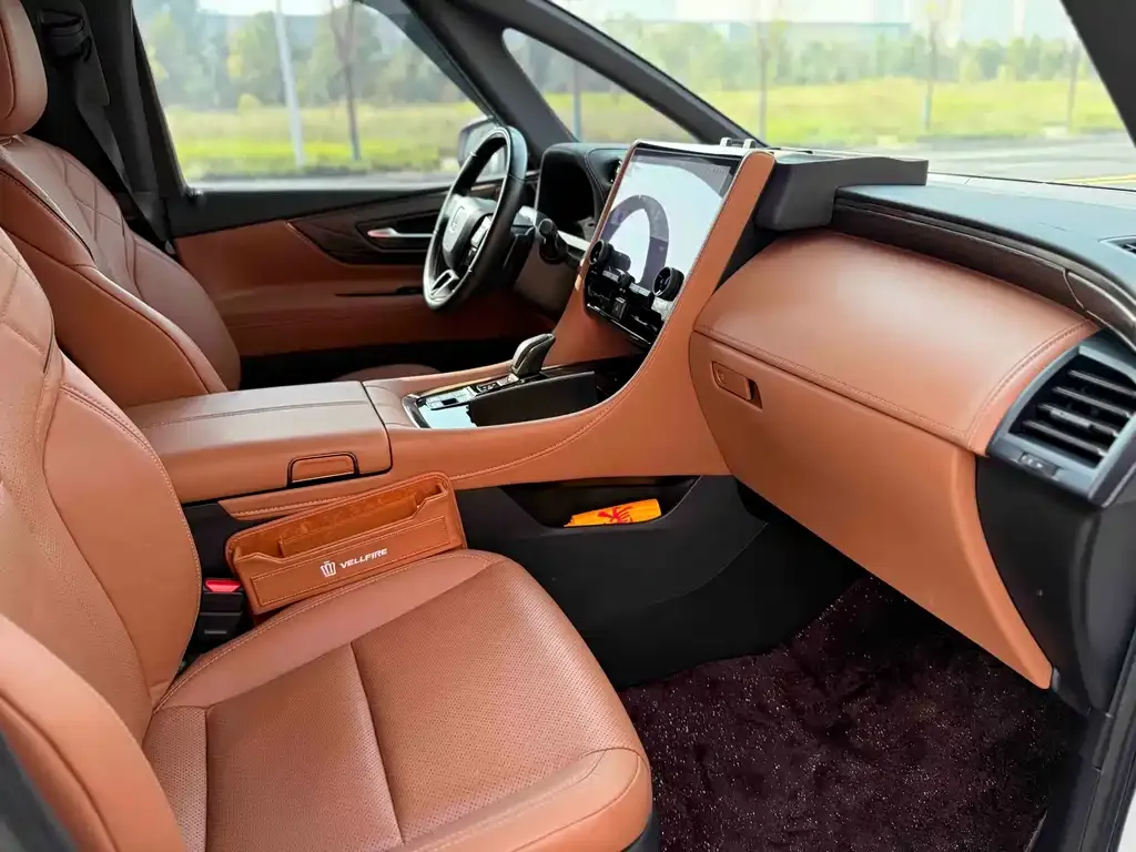 Toyota Vellfire — фото 3