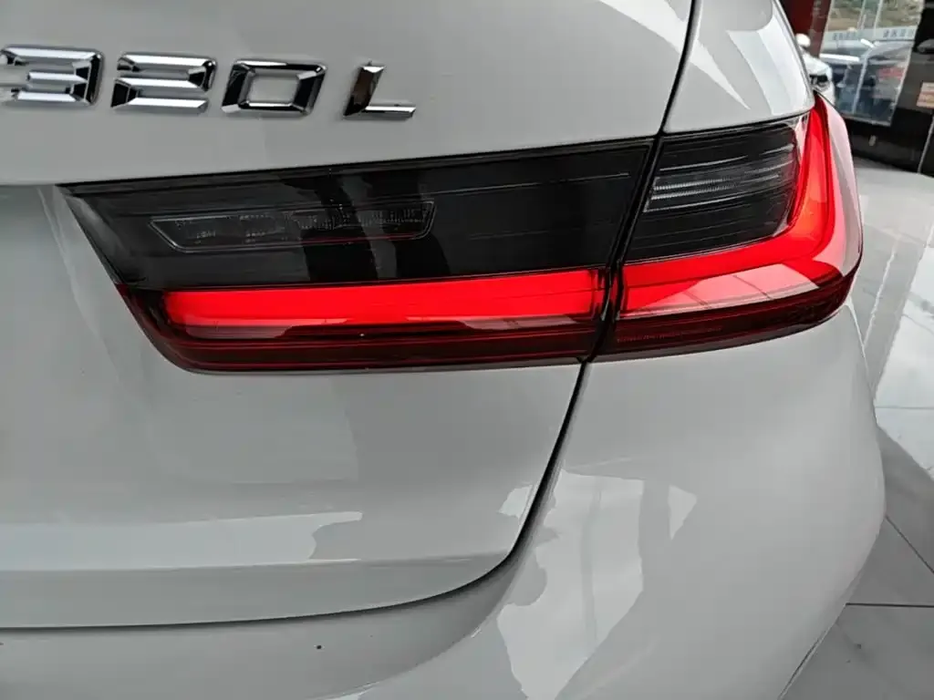 BMW 3 Series — фото 1