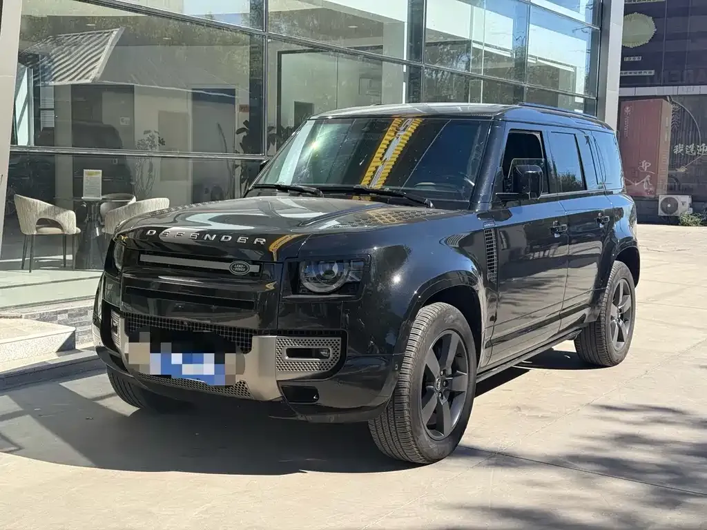 Land Rover Defender — фото 1