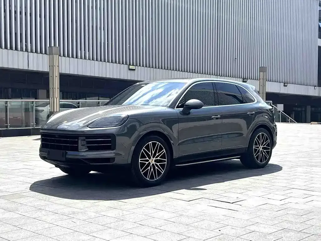 Porsche Cayenne — фото 1
