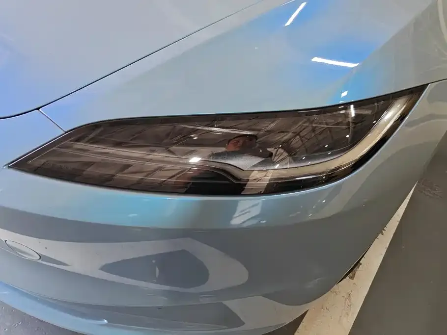 Tesla Model 3 — фото 10