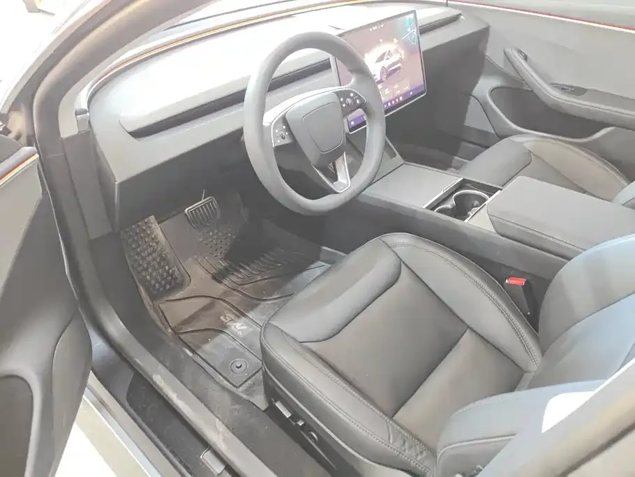 Tesla Model 3 — фото 4