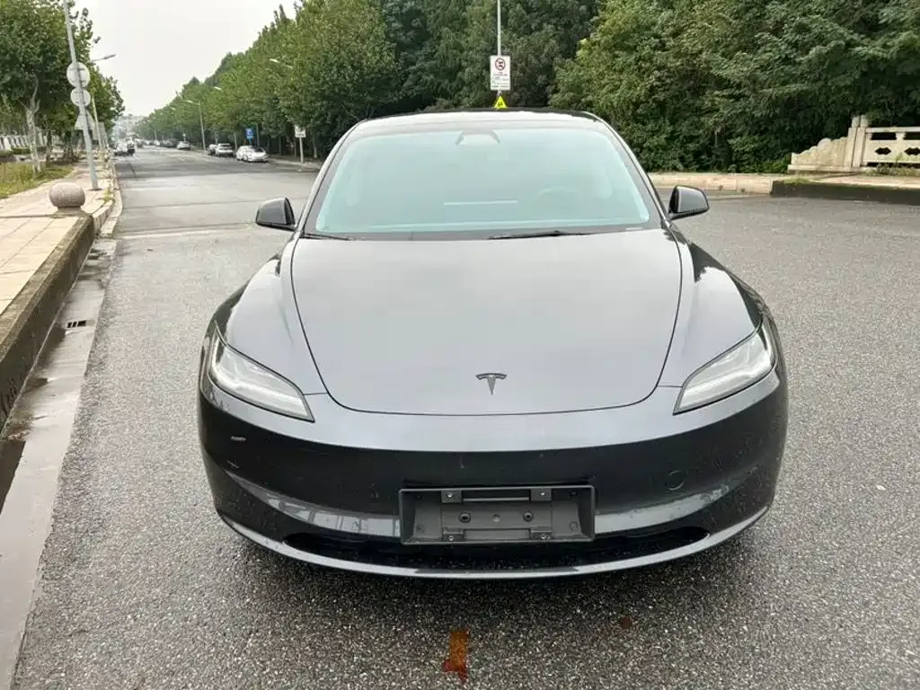 Tesla Model 3 — фото 9