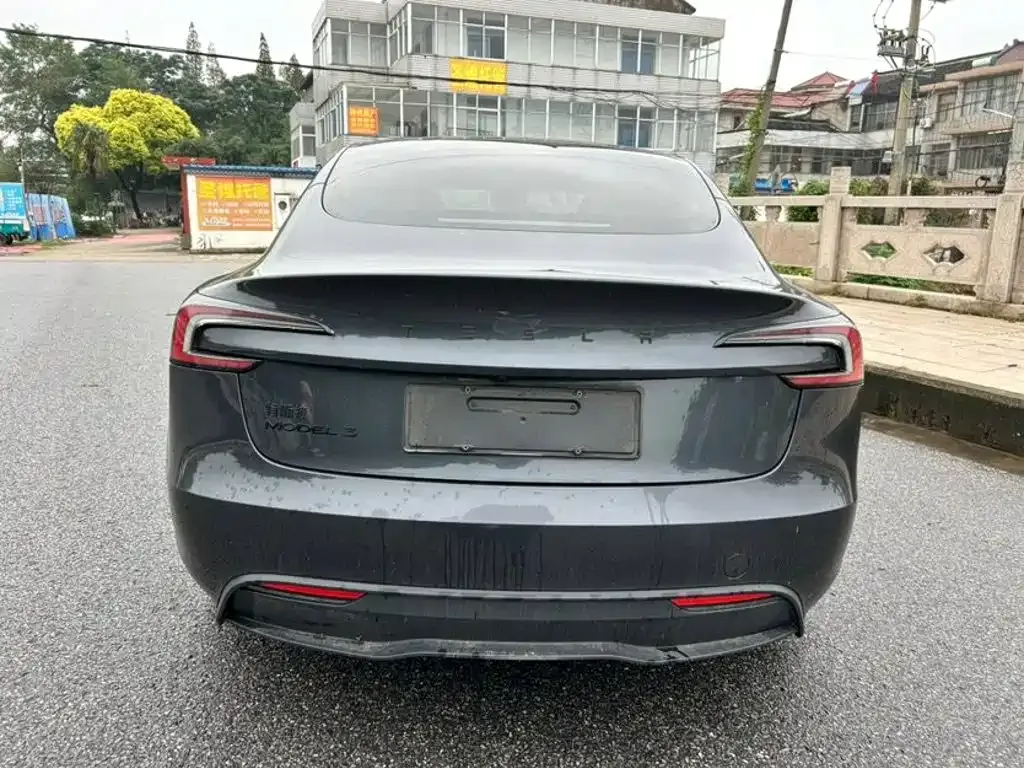 Tesla Model 3 — фото 5