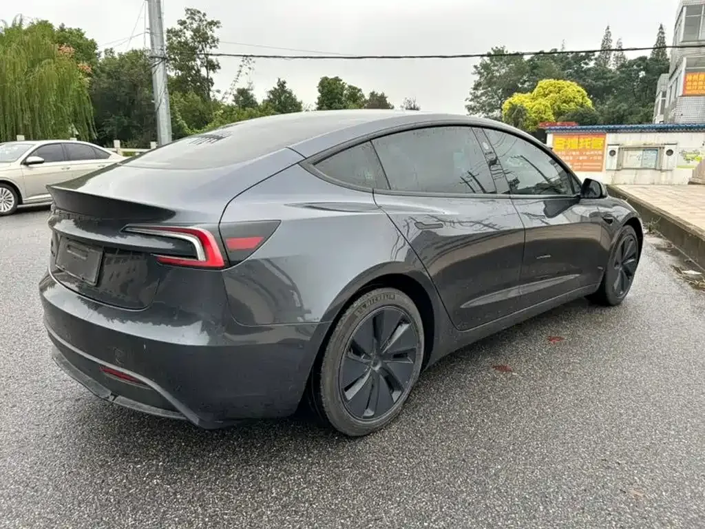 Tesla Model 3 — фото 6