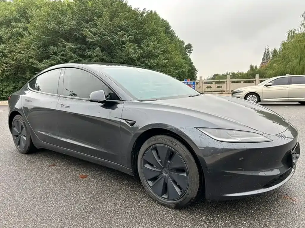 Tesla Model 3 — фото 7