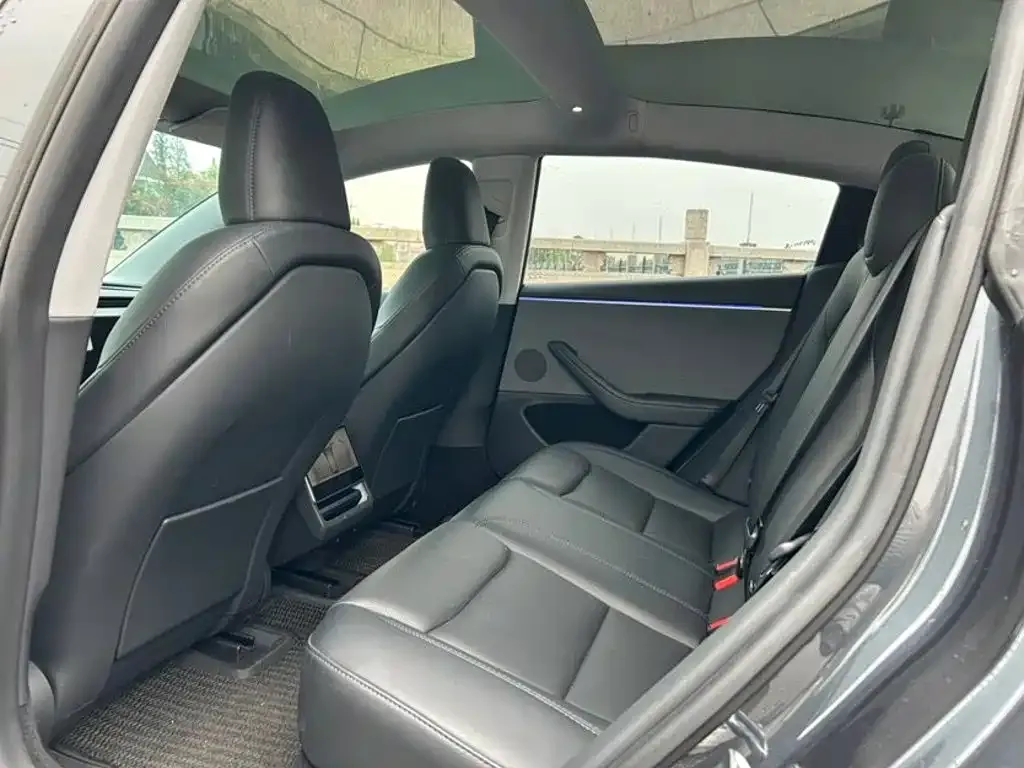 Tesla Model 3 — фото 3