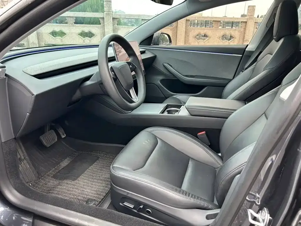 Tesla Model 3 — фото 4