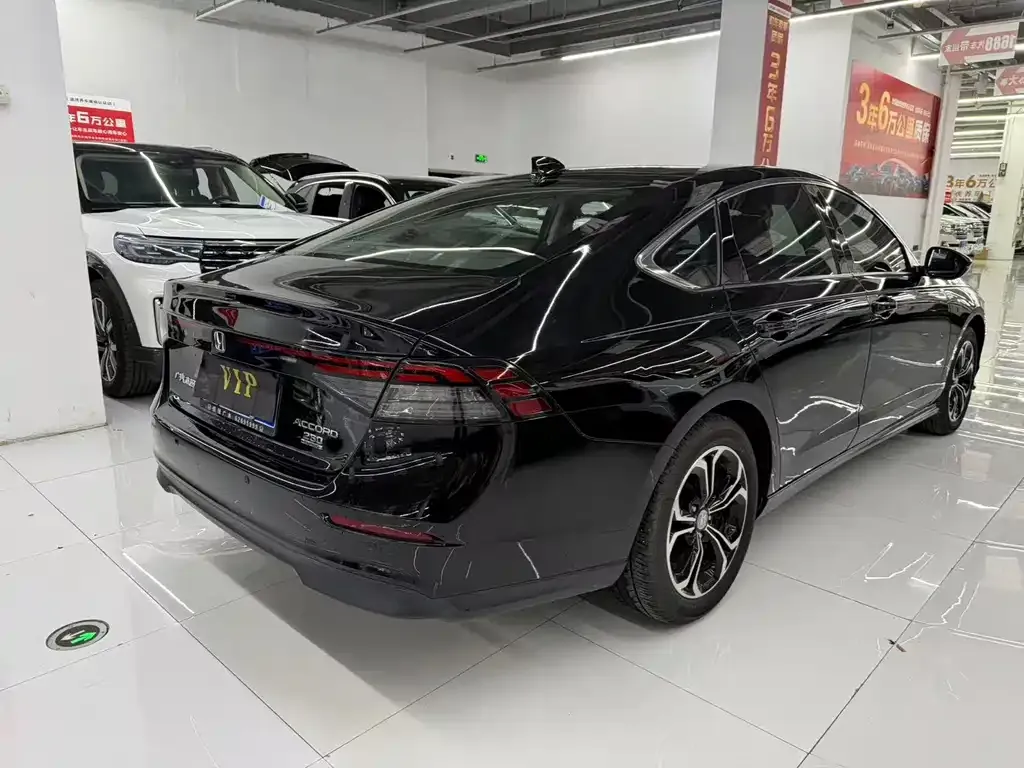 Honda Accord — фото 6